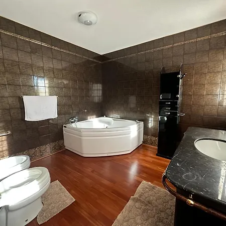 Elegante Nakhil Con Jacuzzi Apartman *